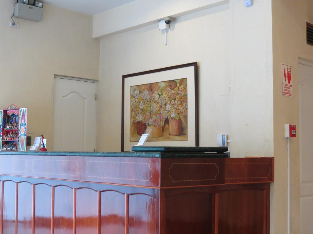 Hotel Plaza Mayor リマ エクステリア 写真